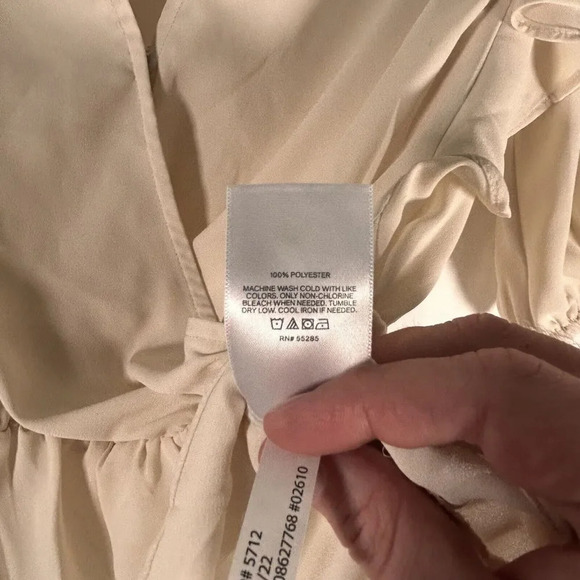 Express Blouse Women's XS Cream Short Sleeve Vneck Semi Sheer Top - Picture 7 of 10